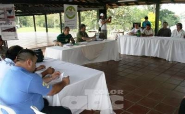 HOY / Super sueldos en EBY: ganar igual que Abdo perjudicará economía, dicen