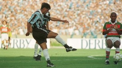 'Chiqui' Arce, en el equipo ideal de extranjeros goleadores de Brasil