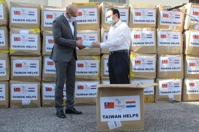 Taiwán entrega lote de insumos médicos para hacer frente al coronavirus