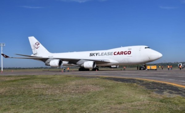 Covid-19: Llega avión carguero con suministros médicos desde Hong Kong
