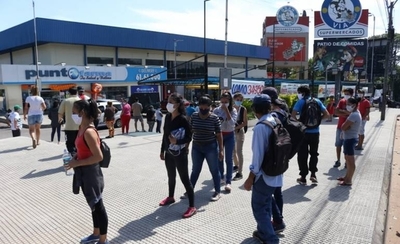 HOY / Supermercados no cerrarán: Instan a no dejarse engañar por noticias “truchas”