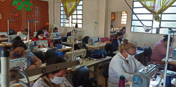 HOY / Ministerio de Trabajo y SNPP impulsan la generación de ingresos desde la casa
