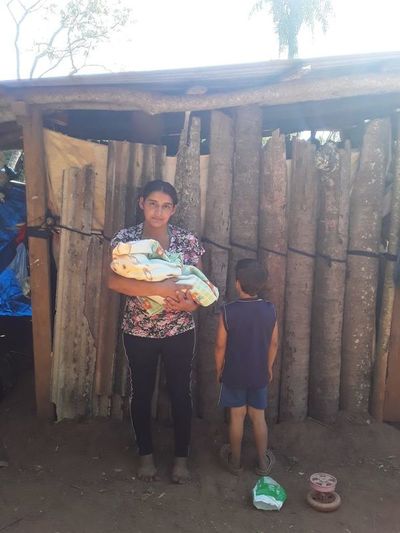 Madre excluida del programas sociales clama por alimentos para sus hijos - Nacionales - ABC Color