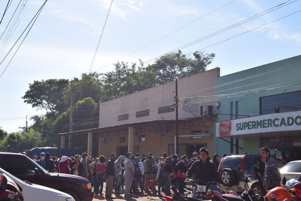 Beneficiarios de programas estatales no respetan medidas sanitarias en Carapeguá - Nacionales - ABC Color