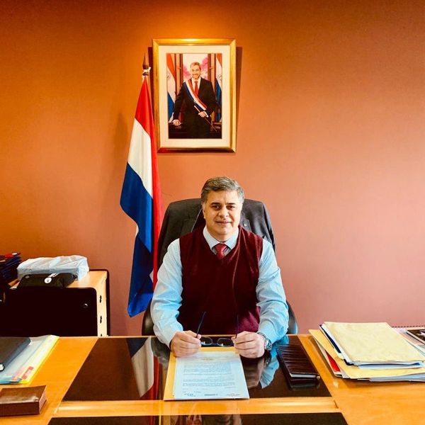 Abdo designa nuevo titular de la Dinac a Douglas Cubilla