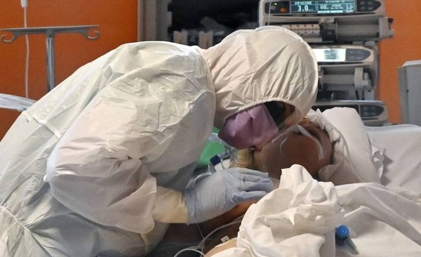 HOY / Alertan sobre síntomas inusuales del coronavirus en jóvenes