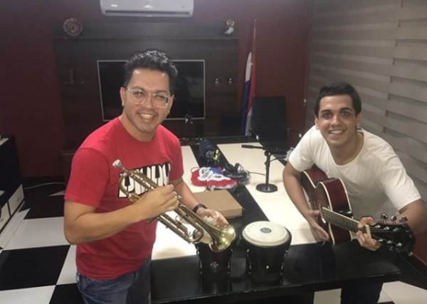 Pianito González volvió a la radio y conduce un programa con su hermano 'Tota'