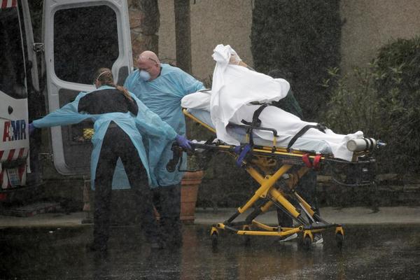 EEUU rebasa los 700.000 casos de COVID-19 y suma casi 39.000 muertes