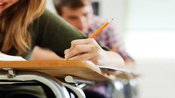 Gremios estudiantiles exigen ser escuchados y repudian las medidas del ministro Petta