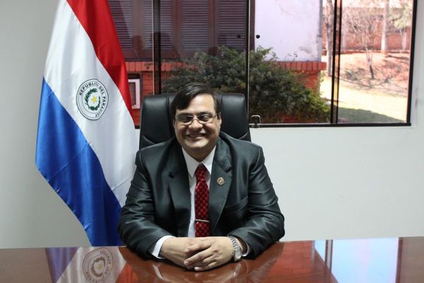 Titular de Senadis responde a denuncias de escasez de medicamentos: "En teoría no debería faltar" » Ñanduti