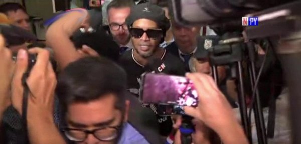 El "capricho" que le cumplieron a Ronaldinho en hotel capitalino | Noticias Paraguay