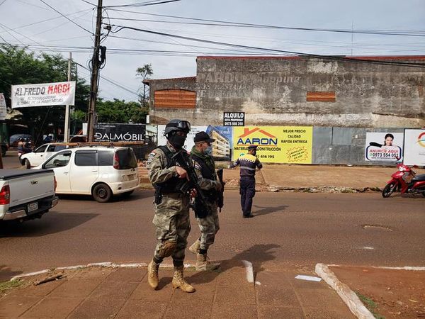 Policías habrían robado dinero que debía ser usado para compra de alimentos, denuncian - ABC en el Este - ABC Color