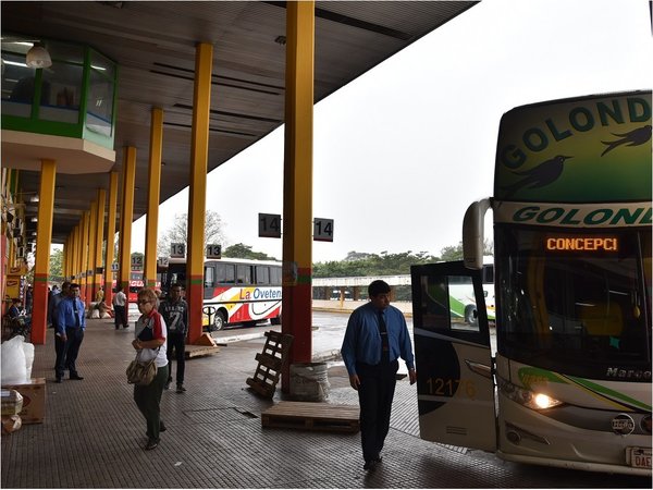 Servicio de transporte de pasajeros al interior seguirá suspendido hasta el 26