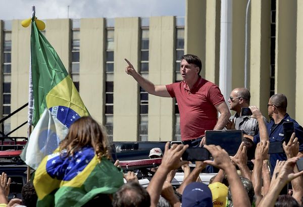Arenga a los manifestantes que rompen cuarentena