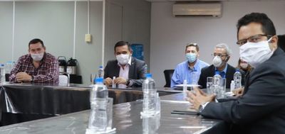 Docentes exigen integrar mesas técnicas con MEC - Locales - ABC Color