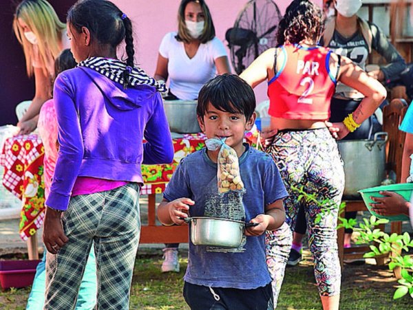 El calor de las ollas solidarias llega cada vez a más familias paraguayas