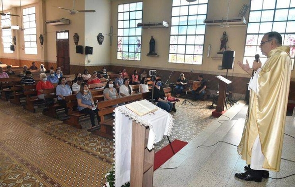HOY / Investigarán a sacerdote que ofició misa pública y reunió a decenas de personas