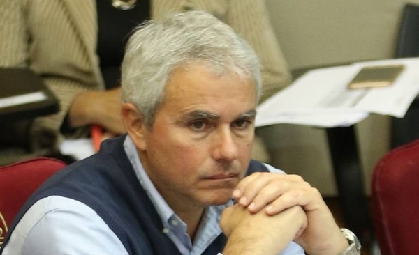 HOY / Senador Fidel Zavala: "Nuestra posición es que en estos momentos no podemos tocar nada de impuestos"