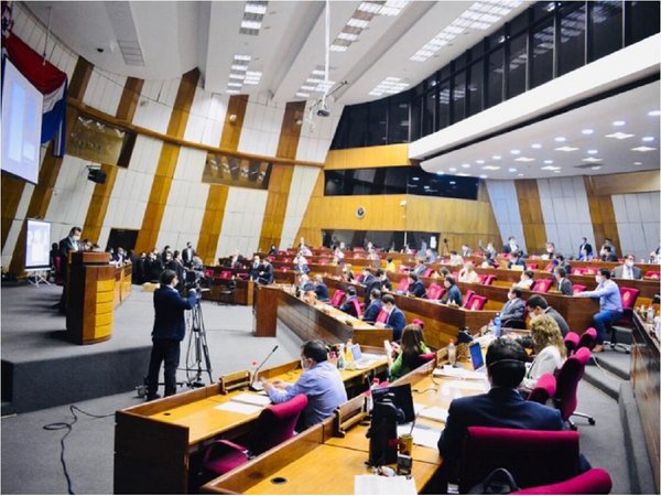 Bochornosa sesión en Diputados obliga a declarar cuarto intermedio