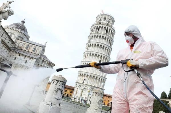 HOY / Italia reduce por primera vez el número de positivos por coronavirus