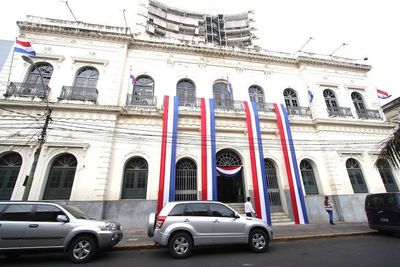 Consulado en Madrid y la OIM gestionan repatriación de 41 compatriotas