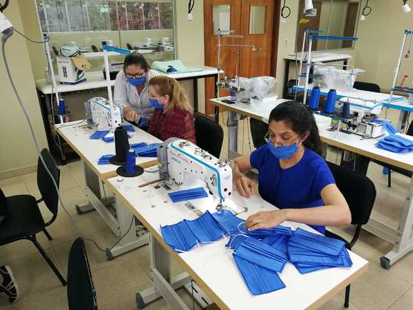 OFRECEN ESPACIO DE TRABAJO PARA CONFECCIONISTAS EN CENTROS TEXTILES DEL SNPP