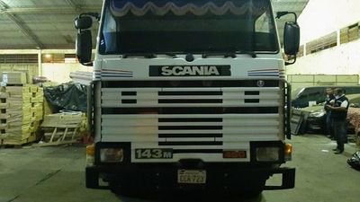 Incautan tractocamión cargado con productos de contrabando - ABC en el Este - ABC Color