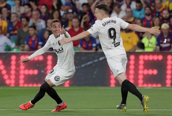 Jugadores del Valencia se rebajan el sueldo - Fútbol - ABC Color