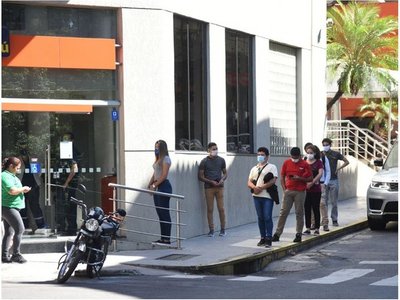 Afectado con Covid-19 contagia  a tres personas sin distancia física