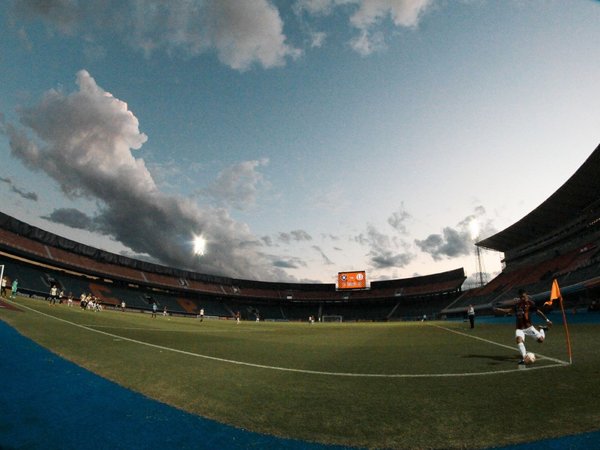 El fútbol volvería a mediano plazo