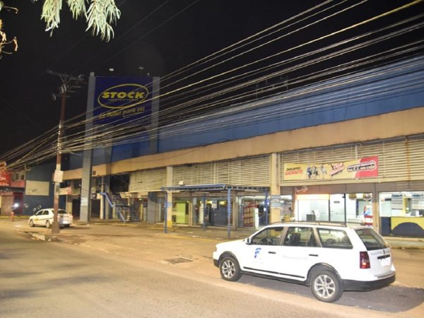 Con tapabocas y lentes protectores entraron a robar