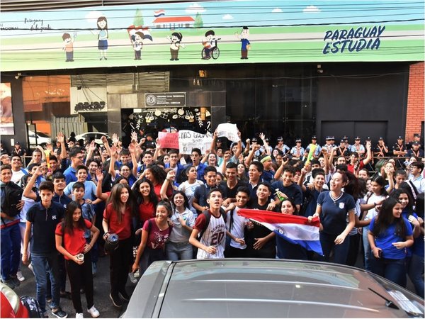 Organización pide parar actividades y transformar la educación