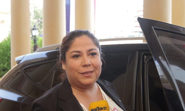 Petropar adquirió agua tónica pensando "inmunizar" a personal del covid-19 | Noticias Paraguay