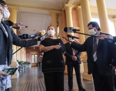 Petropar: Titular intentó justificar innecesaria compra de agua tónica