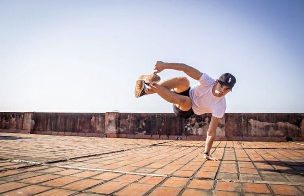 “La cultura urbana no es simplemente baile, sino un estilo de vida” - Periodismo Joven - ABC Color