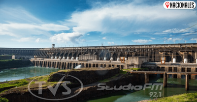 Fondos de Itaipú pueden ayudar a superar la crisis, resalta experto economista