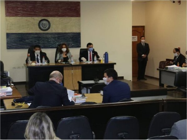 Postergan juicio contra ex ministro de la Niñez
