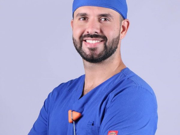 Por visitas del cuñado, un médico dejó su casa