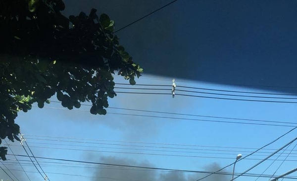 HOY / Incendio de grandes proporciones en zona del Mercado 4