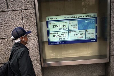 Caída del petróleo estremece mercados financieros