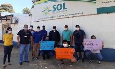 Trabajadores de empresa de transporte reclaman pago de salarios