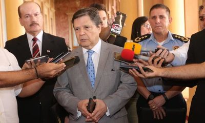 Euclides Acevedo: “Lo que se va a flexibilizar son las áreas de trabajo, no la cuarentena”.