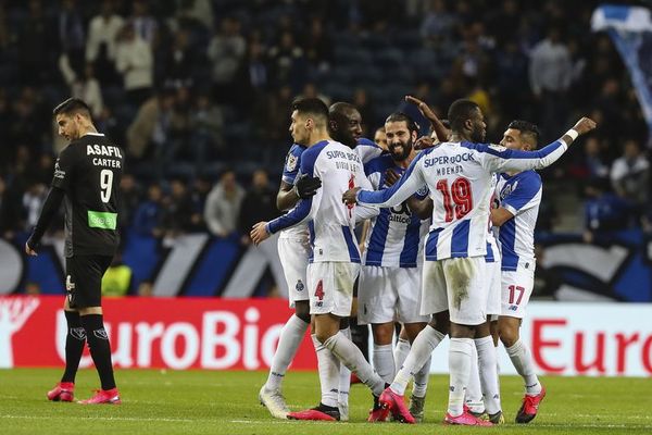 Oporto recortará el salario a sus jugadores durante tres meses - Fútbol - ABC Color