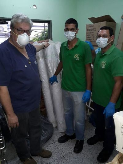Unicentro dona mil metros de tela y dos mil tapabocas al Ineram - Empresariales - ABC Color