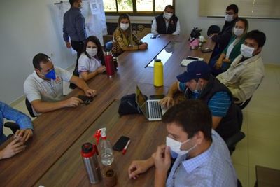 Intendentes de Itapúa cuestionan al Ejecutivo por llevar a personas en cuarentena a su departamento - Nacionales - ABC Color