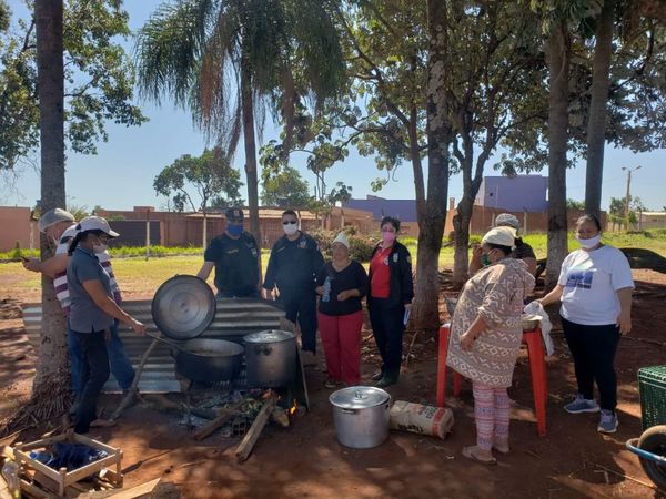 Pastoral penitenciaria organiza olla popular frente al penal de Pedro Juan