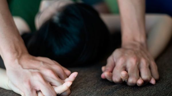 Un hombre violó a joven discapacitada y filmó el abuso - Noticde.com