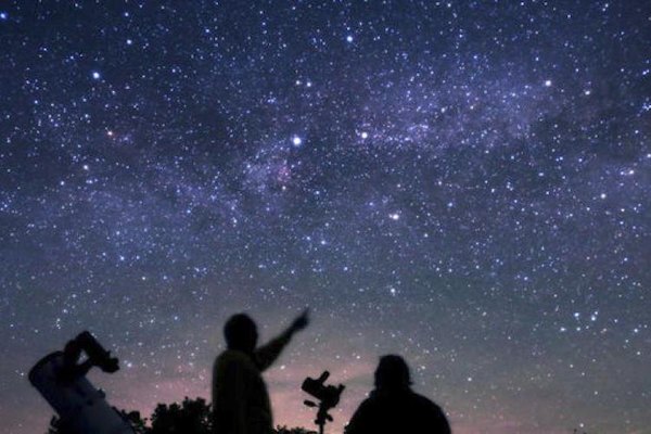 Lluvia de meteoros no es para asustarse hína | Crónica