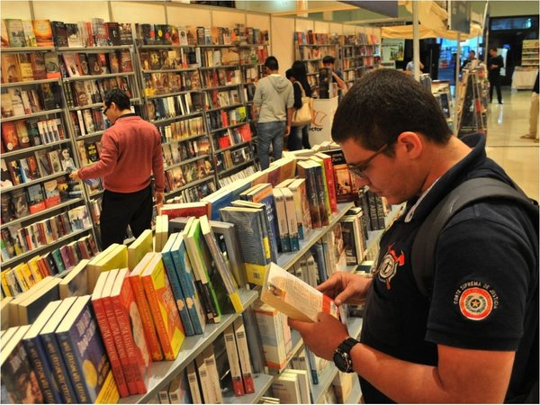 Cámaras de libro solicitan vuelta gradual a sus labores