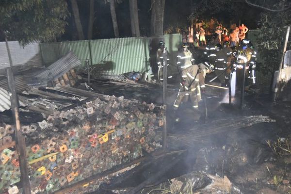 Controlan incendio de mediana magnitud en depósito de Ñemby - Nacionales - ABC Color